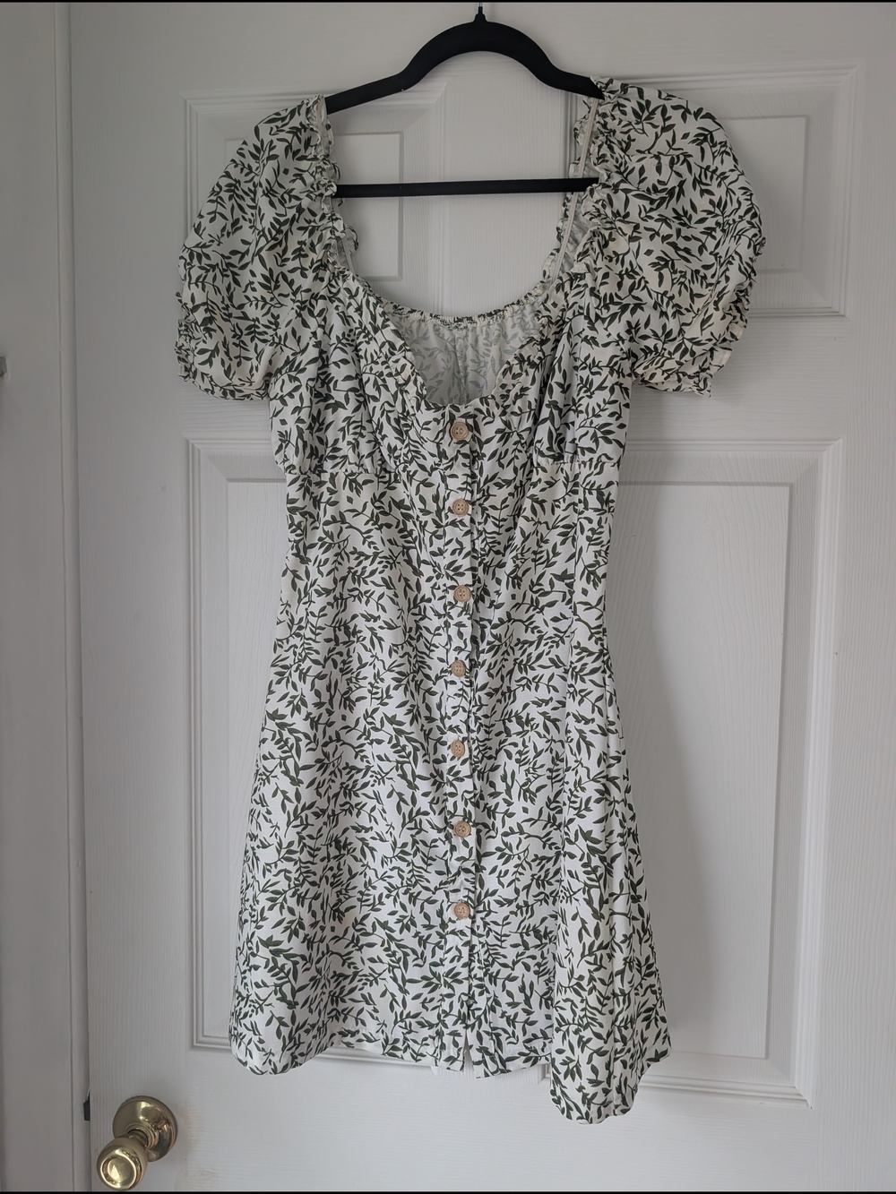 White and Green Leaf-Print Puff Sleeve Dress